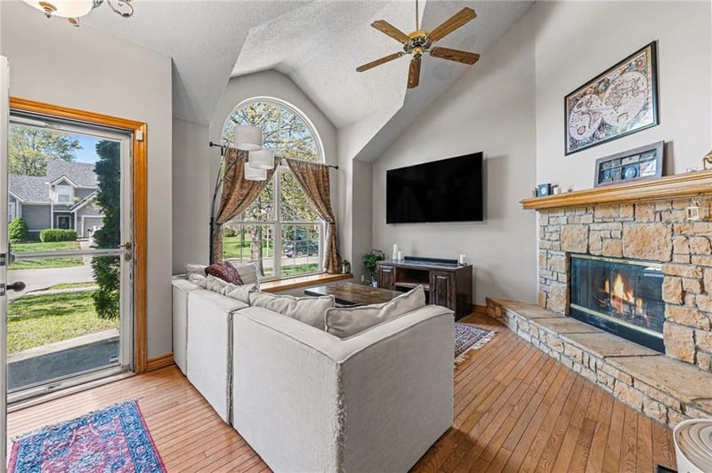 21605 50th Ter, Shawnee, KS 66226