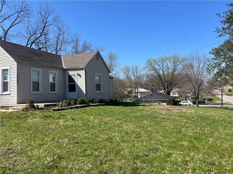 2704 81st St, Kansas City, KS 66109