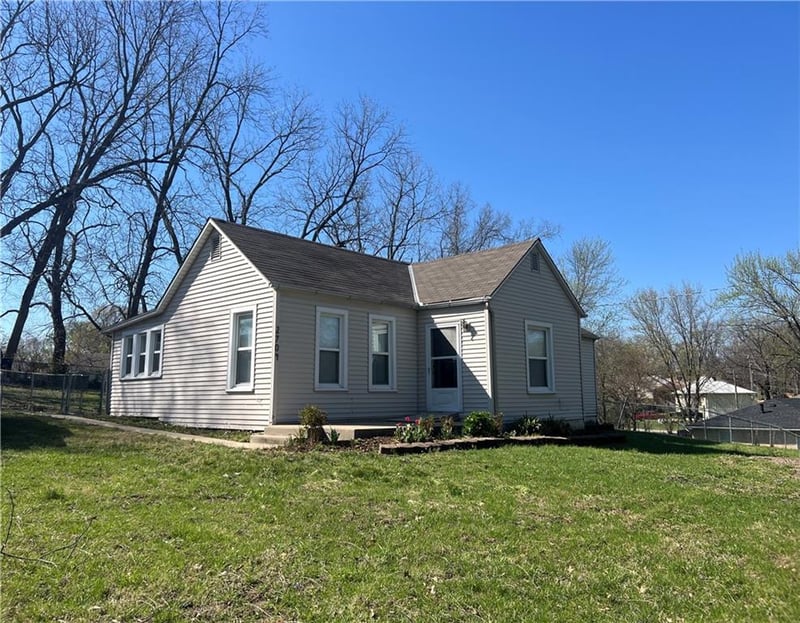 2704 81st St, Kansas City, KS 66109