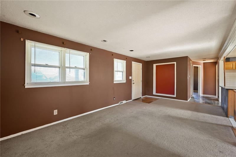 1 - 2 H St, Lake Lotawana, MO 64086
