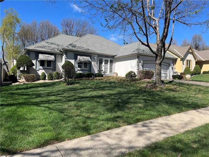 11806 Craig St, Overland Park, KS 66210