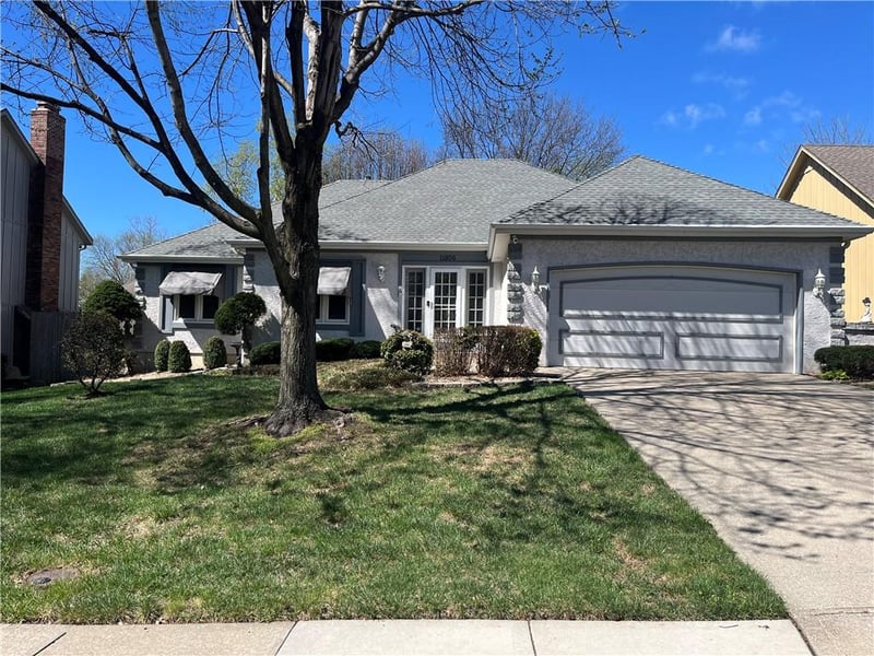 11806 Craig St, Overland Park, KS 66210