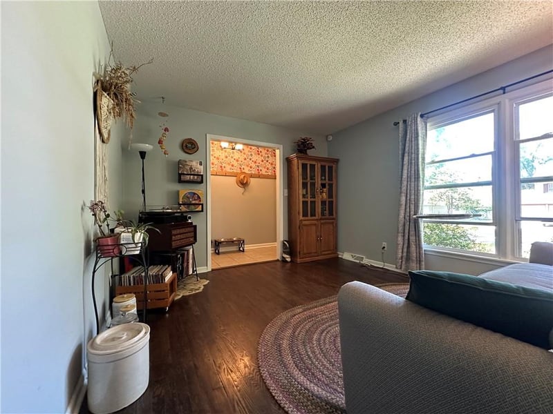 6107 E 108th St, Kansas City, MO 64134