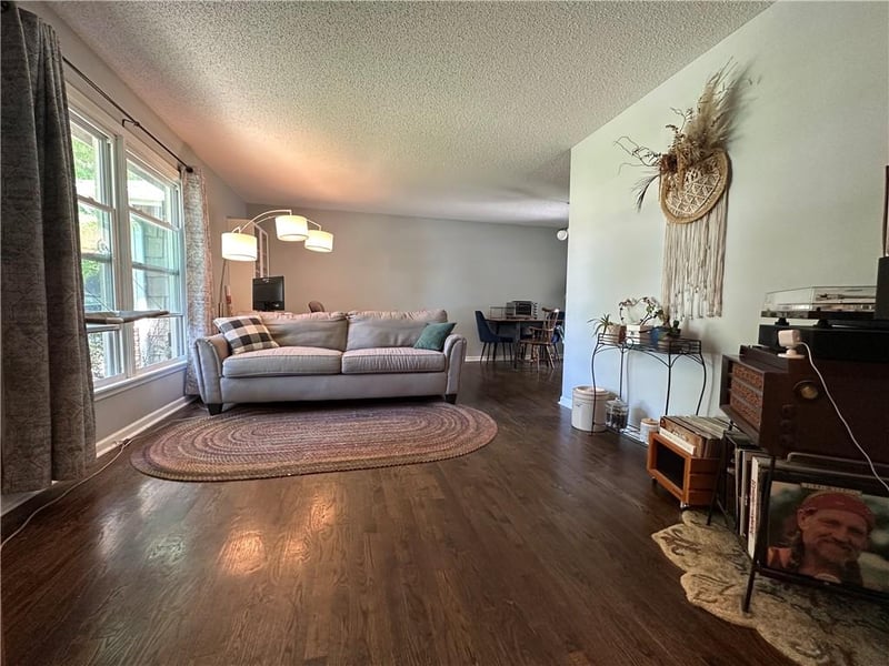 6107 E 108th St, Kansas City, MO 64134