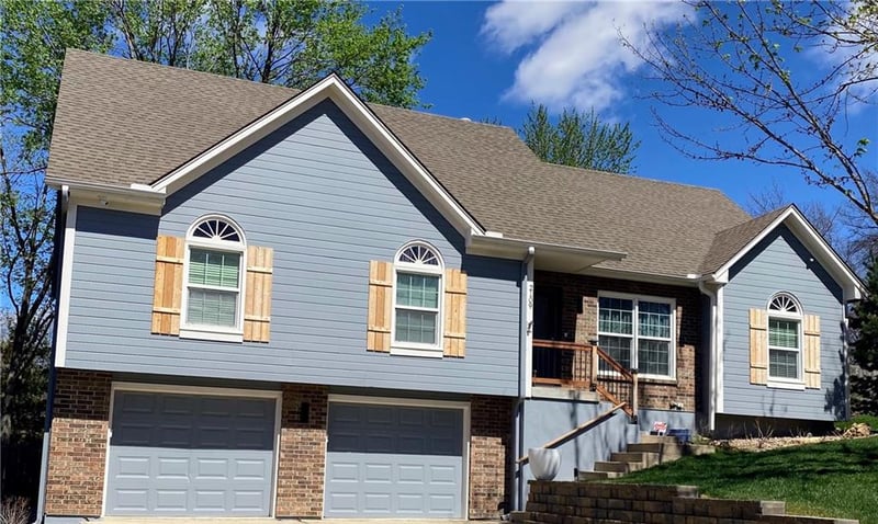 2109 Brookshire Dr, Blue Springs, MO 64015