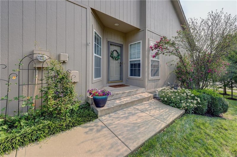 15585 Floyd St, Overland Park, KS 66223