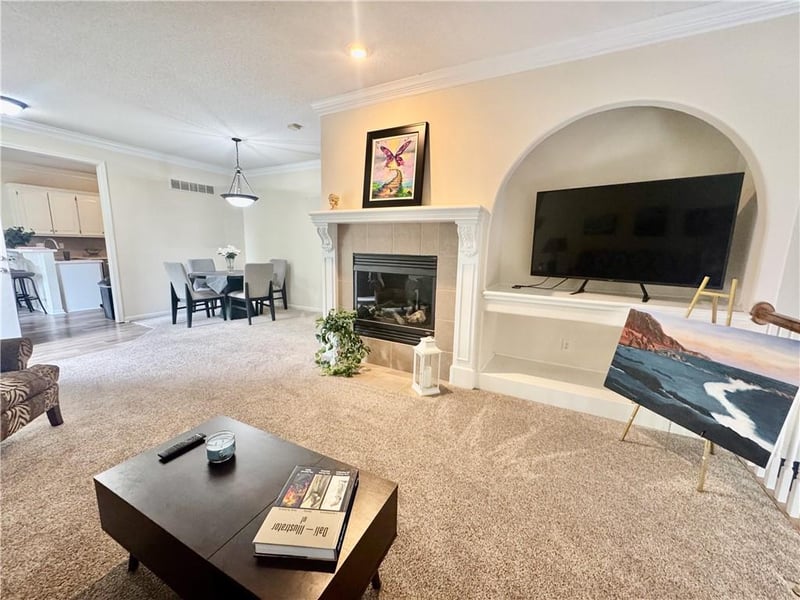 15585 Floyd St, Overland Park, KS 66223