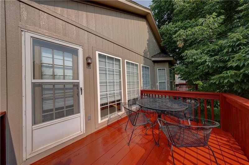 15585 Floyd St, Overland Park, KS 66223