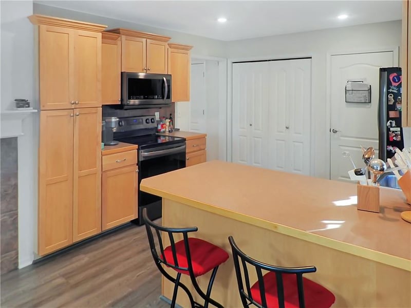 4523 Hedges Ave, Kansas City, MO 64133