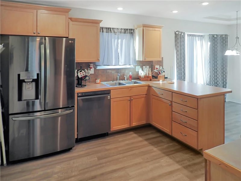 4523 Hedges Ave, Kansas City, MO 64133