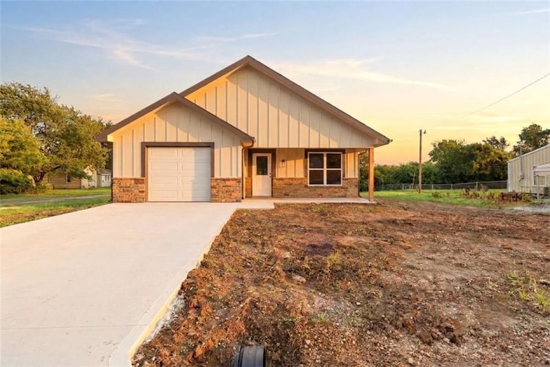 103 Crittendon St, Holden, MO 64040