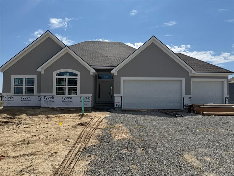 4706 Woodland Shores Ct, St Joseph, MO 64505