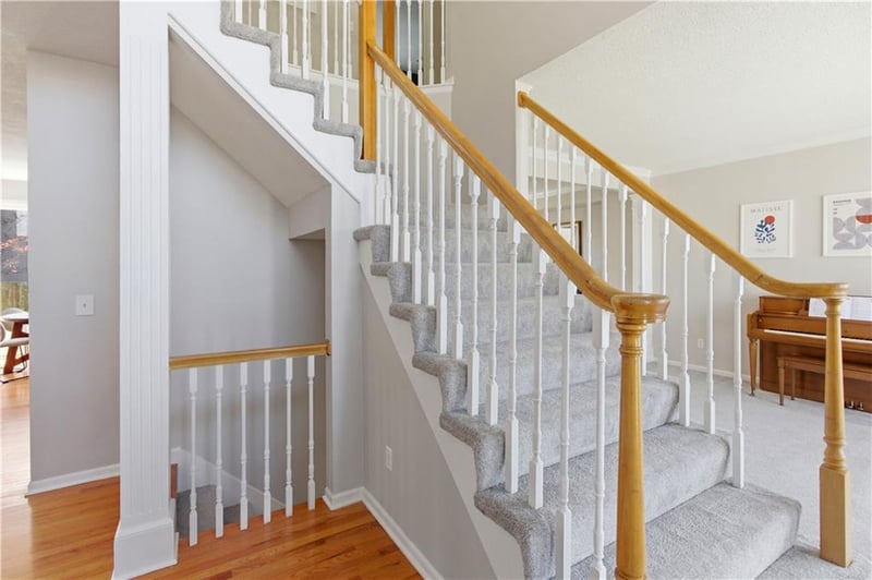 13213 Barton St, Overland Park, KS 66213