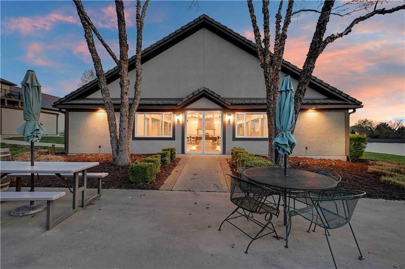 24607 Colbern Rd, Lee's Summit, MO 64086