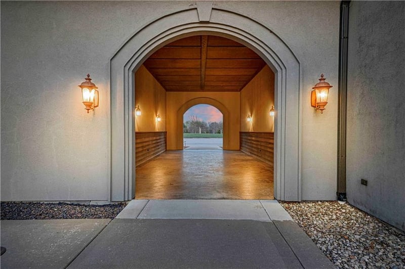 24607 Colbern Rd, Lee's Summit, MO 64086