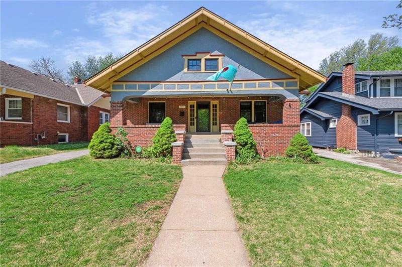 5828 Holmes St, Kansas City, MO 64110