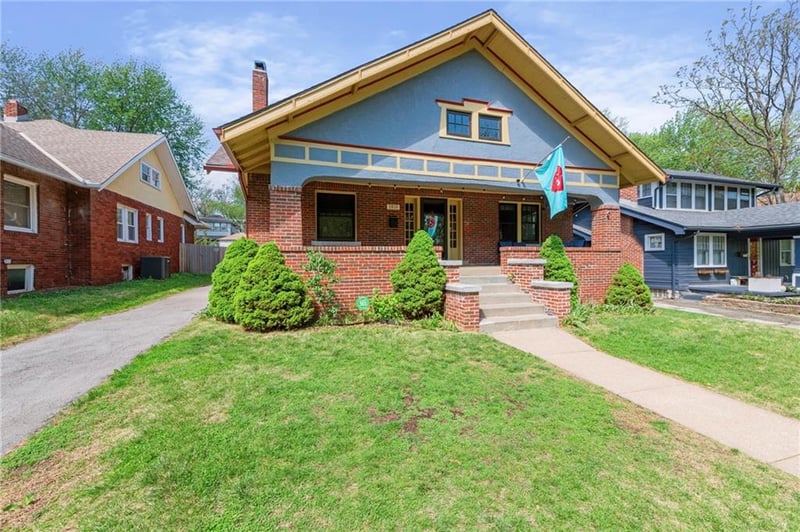 5828 Holmes St, Kansas City, MO 64110