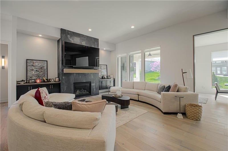 10313 151 Pl, Overland Park, KS 66221
