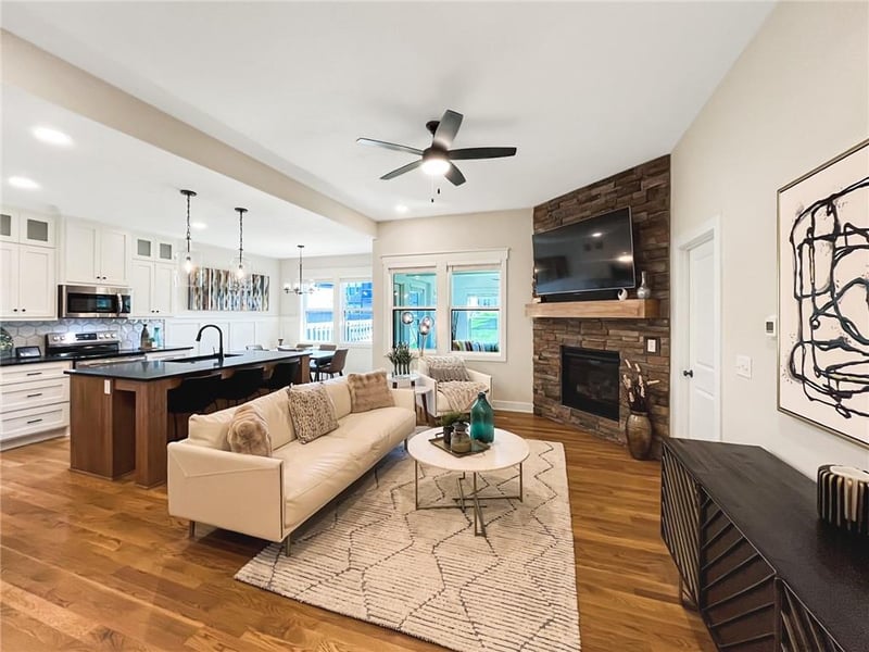 1603 Jaclyn Dr, Grain Valley, MO 64029