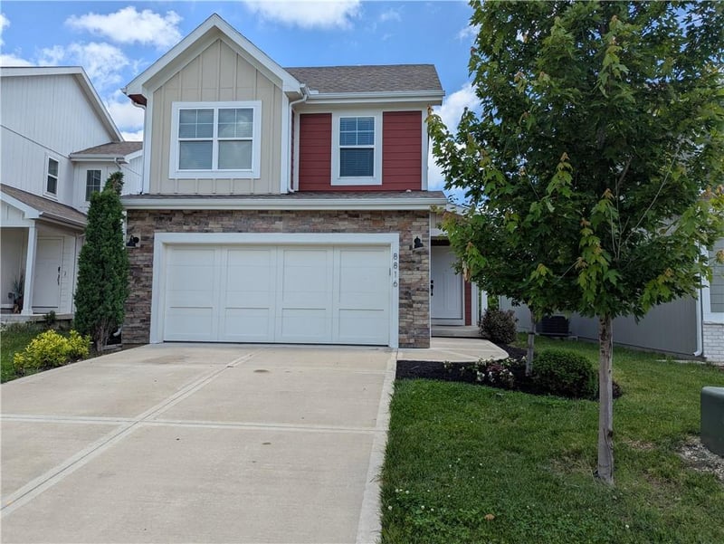 8816 9th St, Blue Springs, MO 64064