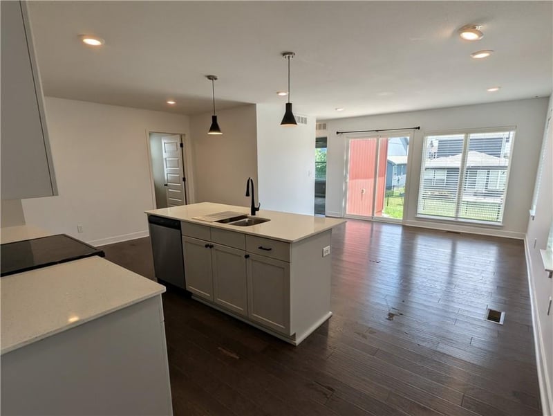 8816 9th St, Blue Springs, MO 64064