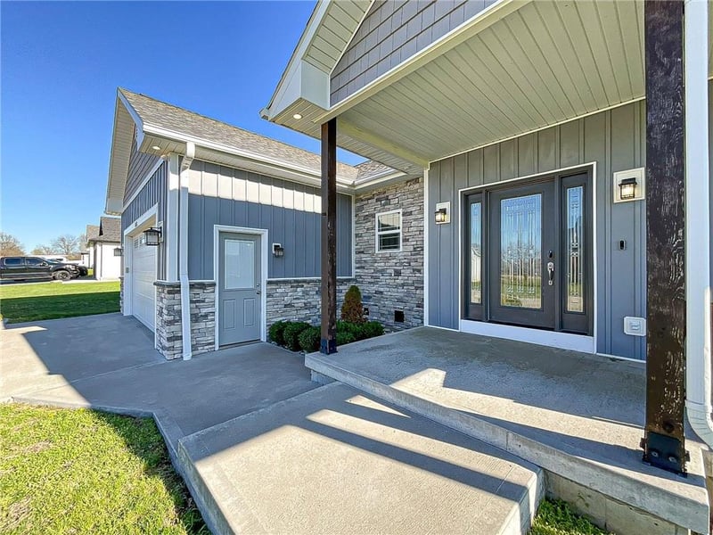 19640 Hummingbird Rd, Sedalia, MO 65301