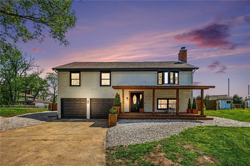 2413 Post Oak Rd, Olathe, KS 66061