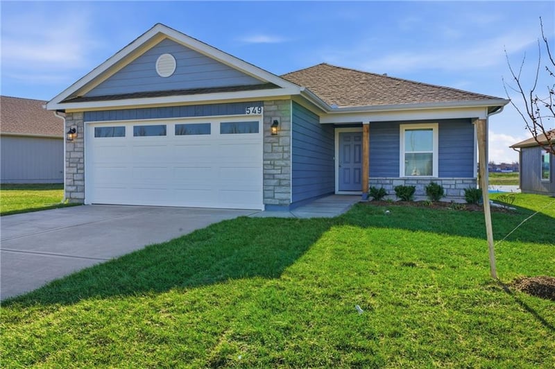 605 Bluebird St, Gardner, KS 66030