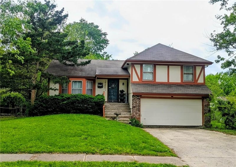 14204 Raintree Dr, Olathe, KS 66062
