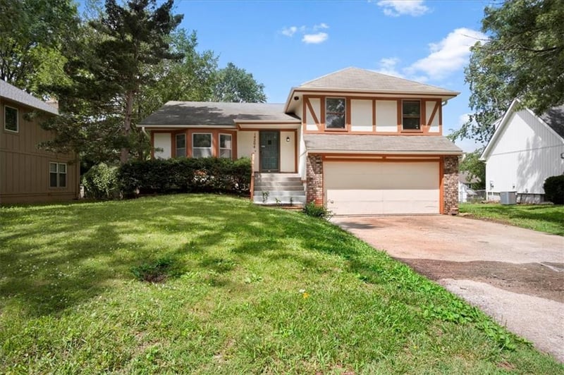 14204 S Raintree Dr, Olathe, KS 66062