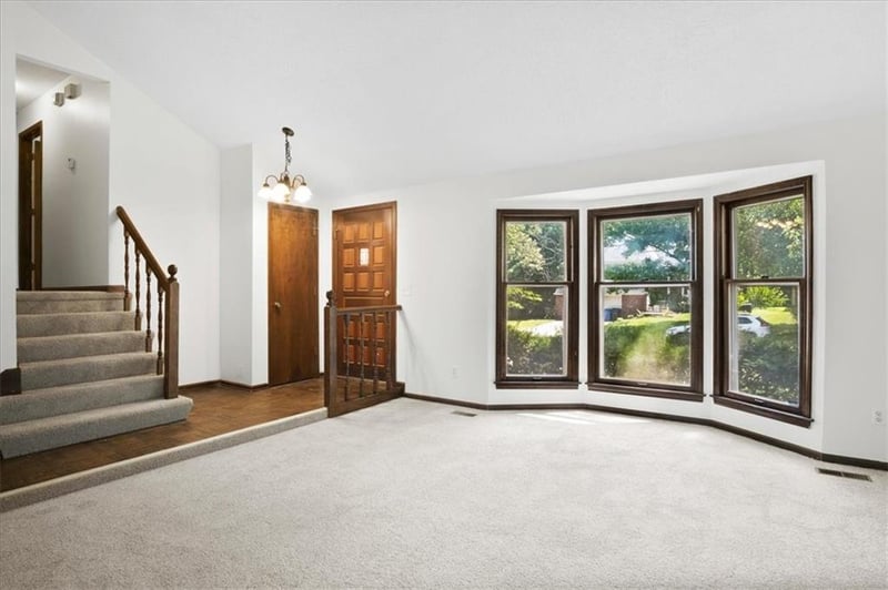 14204 S Raintree Dr, Olathe, KS 66062