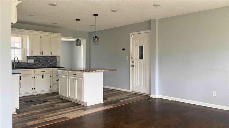 2820 43rd St, Kansas City, KS 66104