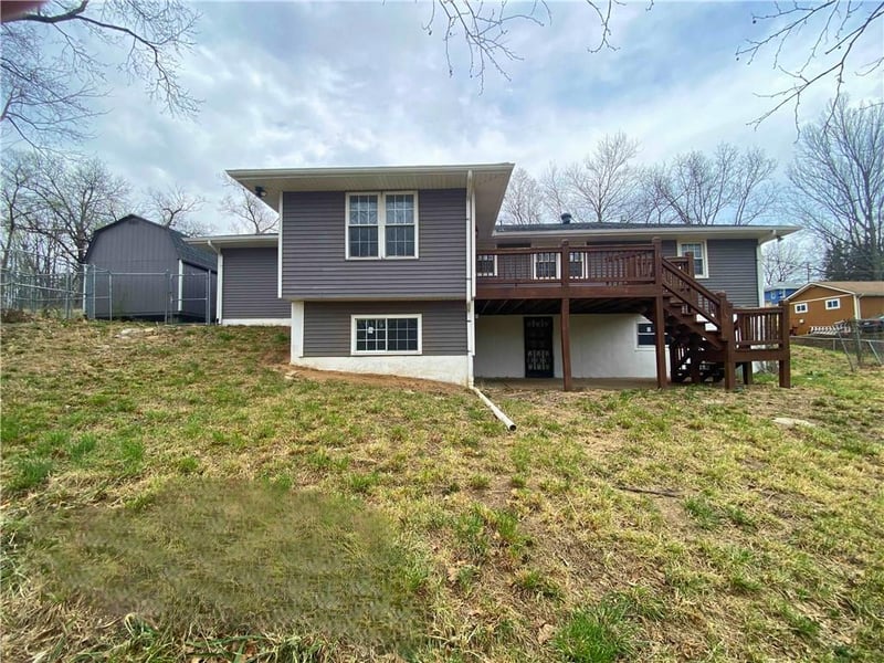 2820 43rd St, Kansas City, KS 66104