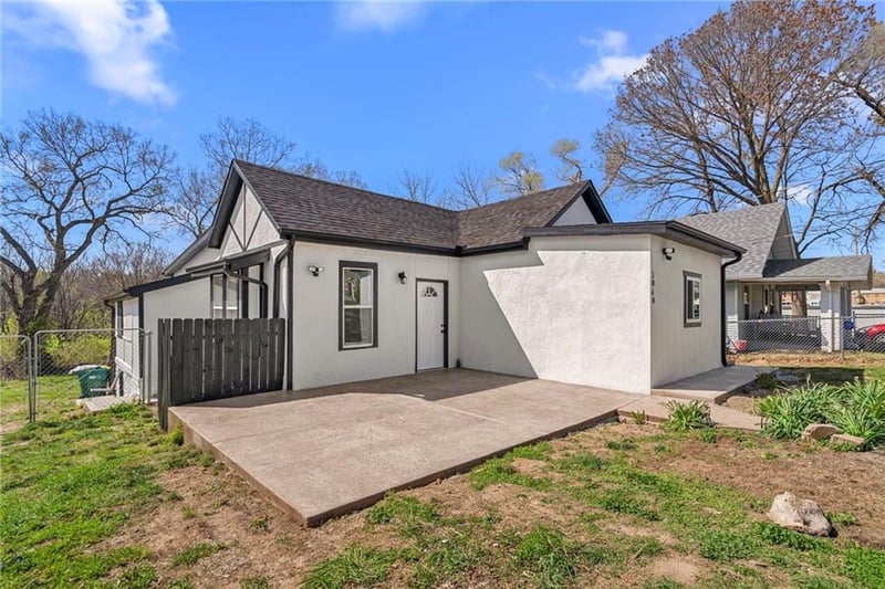 3040 51st St, Kansas City, KS 66104