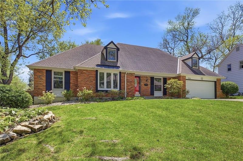 5805 W 90 Ter, Overland Park, KS 66207