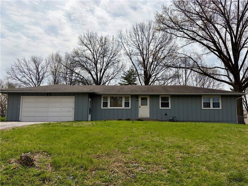 4903 60th St, Kansas City, MO 64151