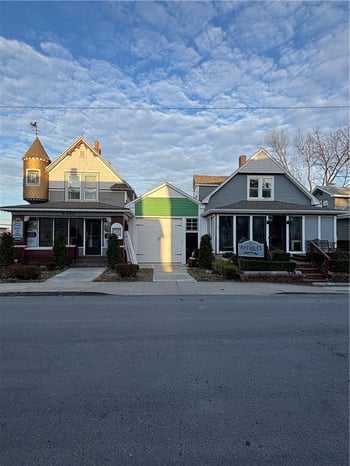 4444 Bell St, Kansas City, MO 64111