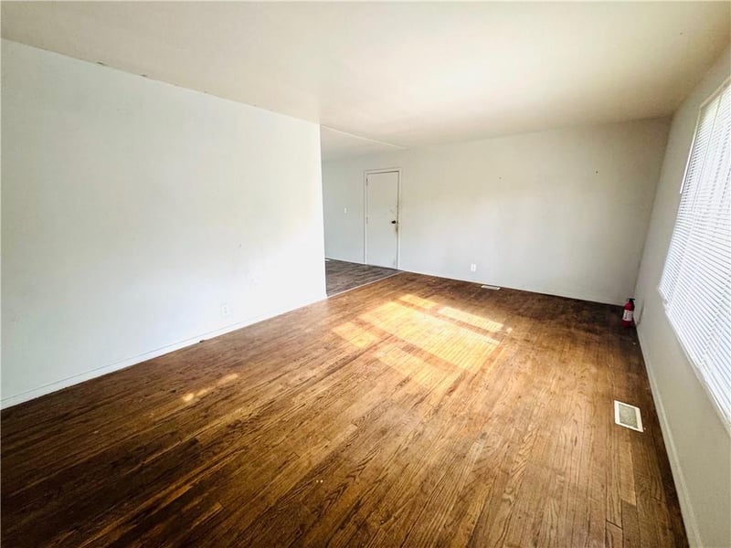 9306 Lewis Ave, Kansas City, MO 64138
