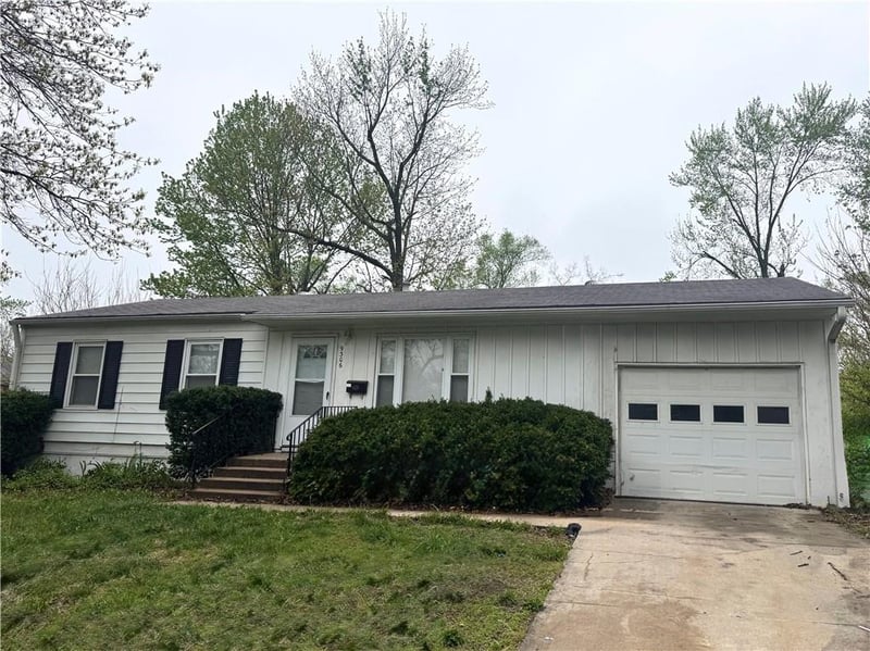 9306 Lewis Ave, Kansas City, MO 64138