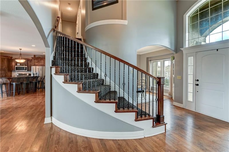 500 Woodpark Ln, Lee's Summit, MO 64086