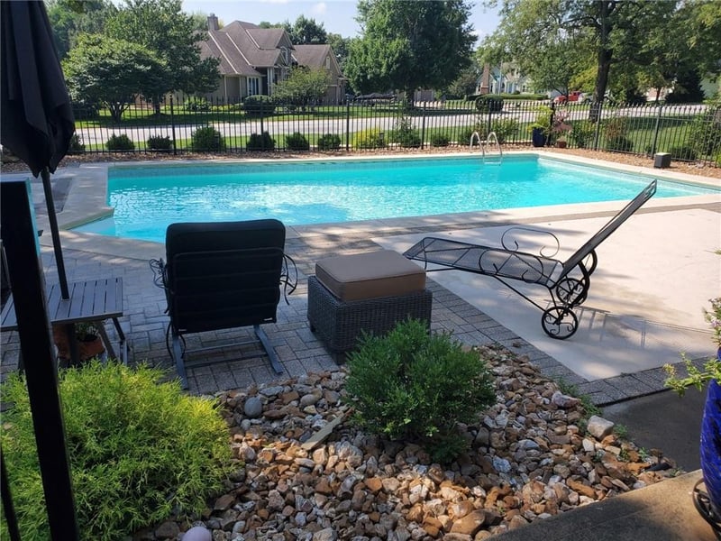 4232 Furlong Dr, Lee's Summit, MO 64082