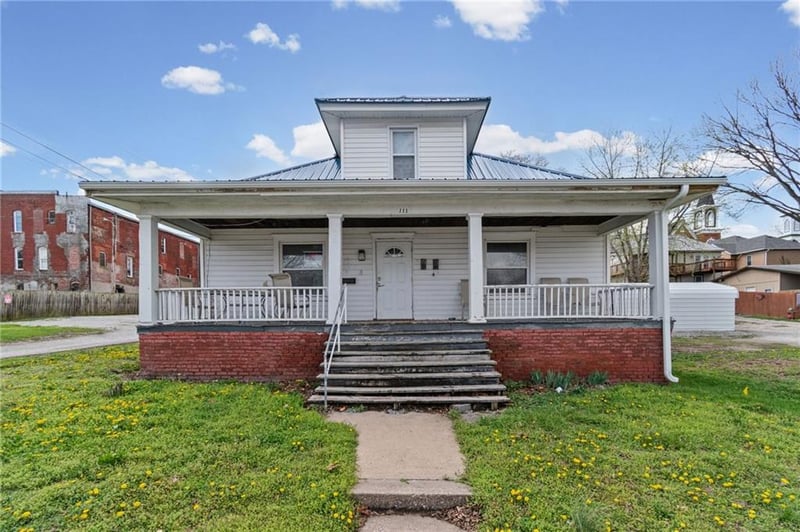 111 Virginia St, Carrollton, MO 64633