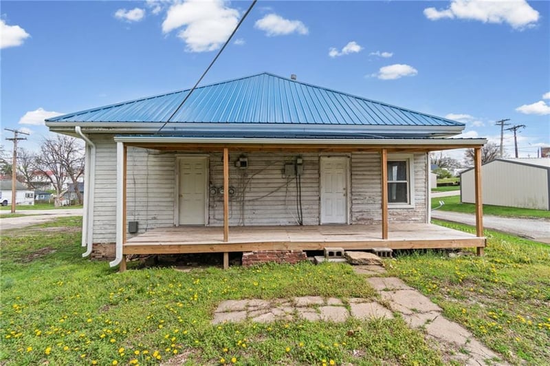 111 Virginia St, Carrollton, MO 64633