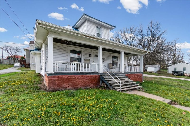 111 Virginia St, Carrollton, MO 64633