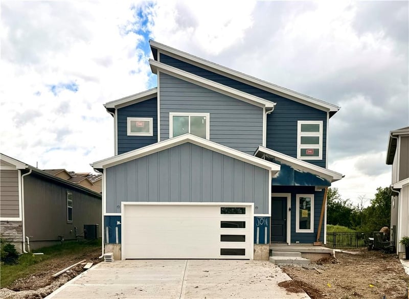 807 Glenn Cir, Raymore, MO 64083