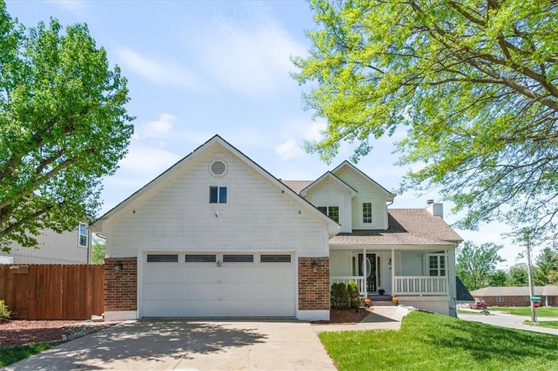 2615 Springbrook St, Blue Springs, MO 64014