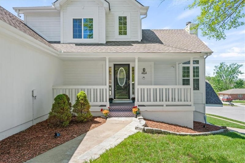 2615 Springbrook St, Blue Springs, MO 64014