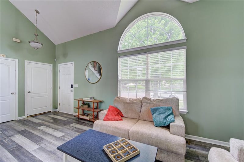 428 Madison Creek Dr, Raymore, MO 64083