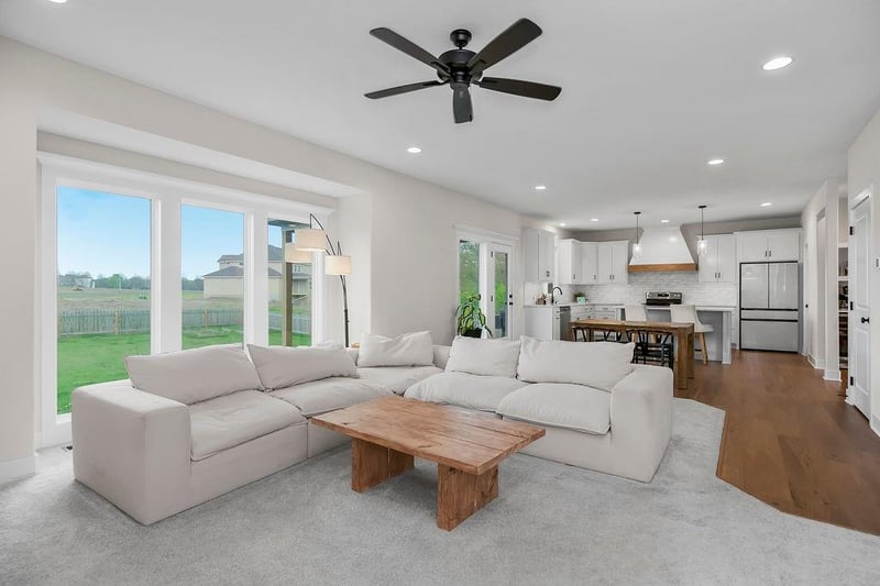 10505 Flora Ave, Kansas City, MO 64155