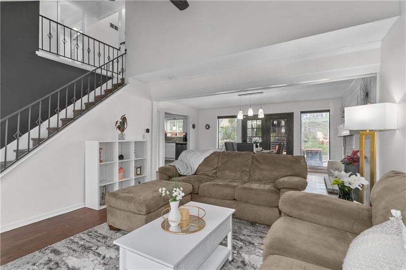 421 90th Ter, Kansas City, MO 64155